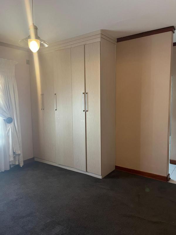 To Let 1 Bedroom Property for Rent in Golf View North West